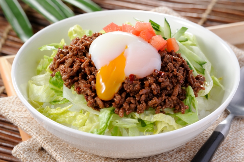 ピリ辛肉みそレタス丼 温たまのせ レシピ一覧 温泉たまご いつものレシピに温泉たまごonして 大好物にon ピリ辛肉みそレタス丼 温たまのせ レシピ一覧 温泉たまご いつものレシピに温泉たまごonして 大好物にon